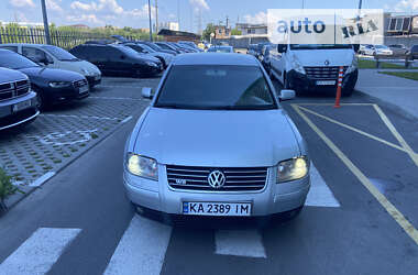 Седан Volkswagen Passat 2002 в Киеве