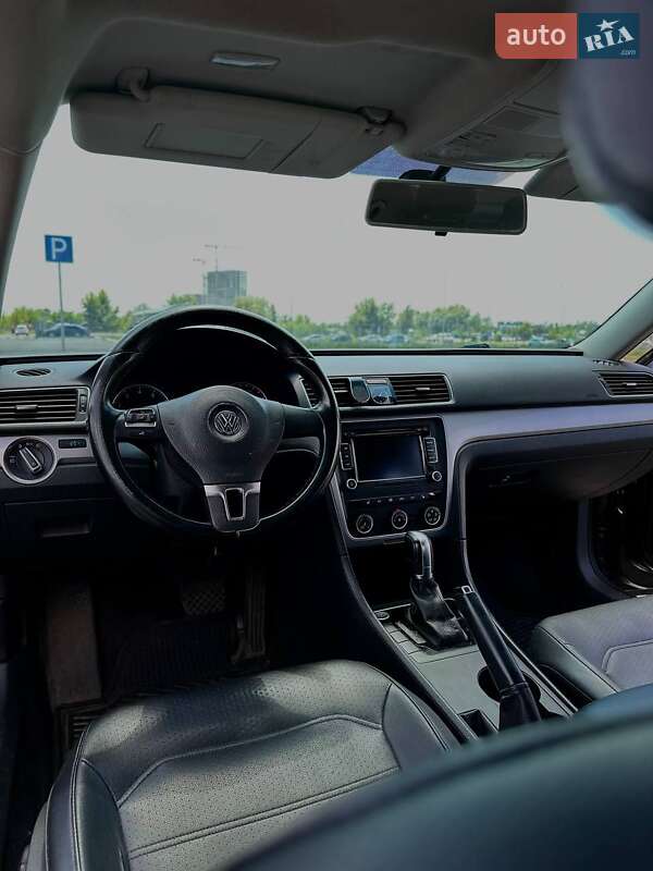 Седан Volkswagen Passat 2015 в Києві фото 12 Седан Volkswagen Passat 2015 в Києві