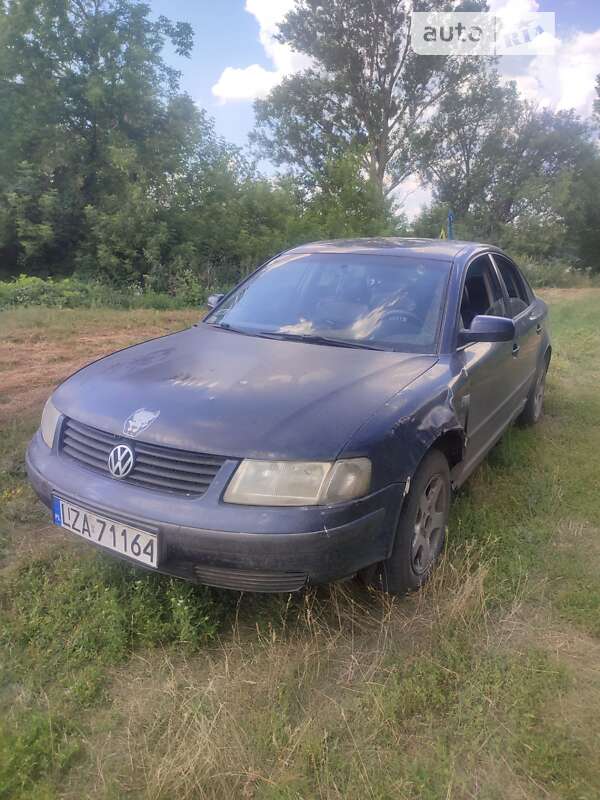 Седан Volkswagen Passat 1998 в Сумах