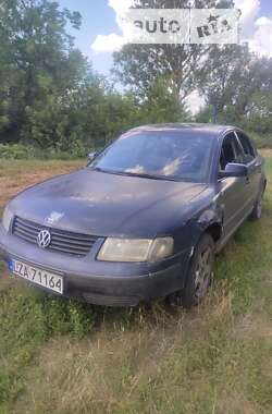 Седан Volkswagen Passat 1998 в Сумах