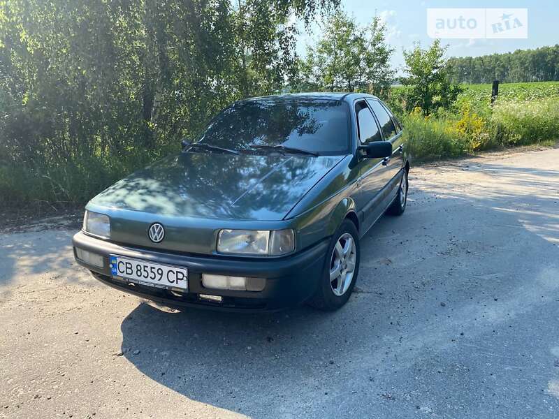 Седан Volkswagen Passat 1991 в Чернігові