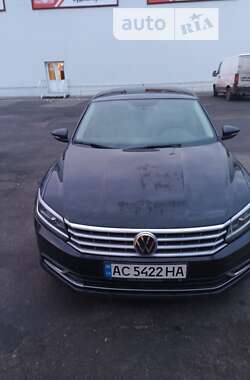 Седан Volkswagen Passat 2016 в Луцьку