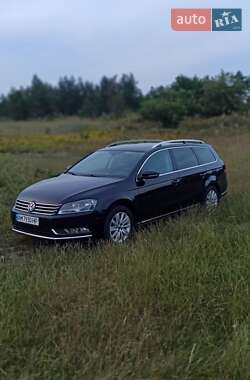 Универсал Volkswagen Passat 2011 в Коростышеве