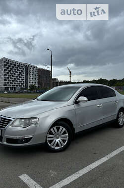 Седан Volkswagen Passat 2009 в Києві