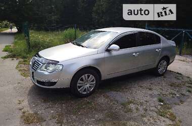 Седан Volkswagen Passat 2008 в Харкові