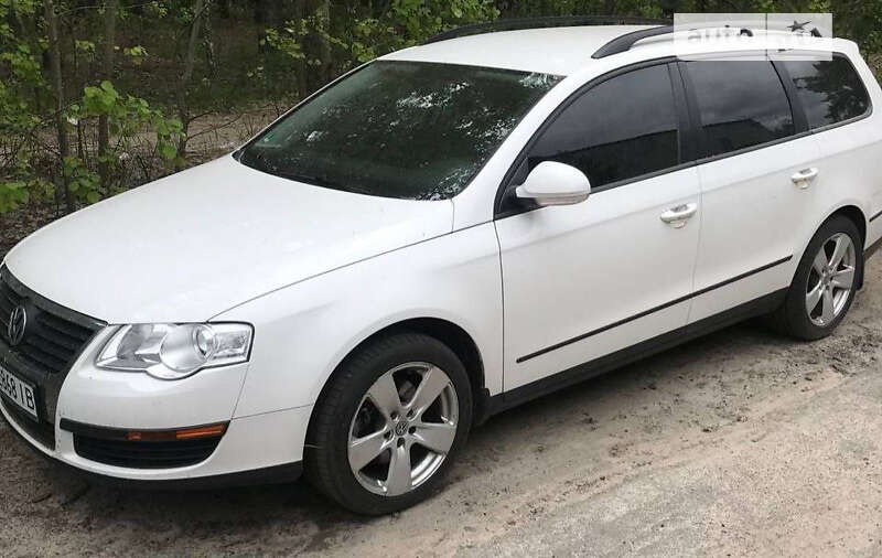 Універсал Volkswagen Passat 2009 в Чернігові