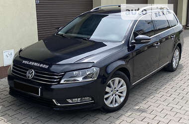 Універсал Volkswagen Passat 2011 в Хмельницькому