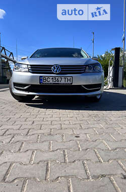 Седан Volkswagen Passat 2011 в Самборі