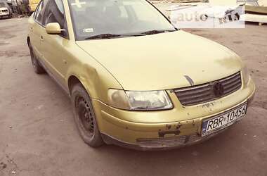 Седан Volkswagen Passat 1998 в Києві