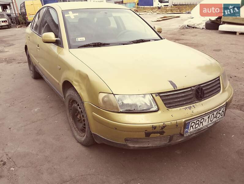 Седан Volkswagen Passat 1998 в 