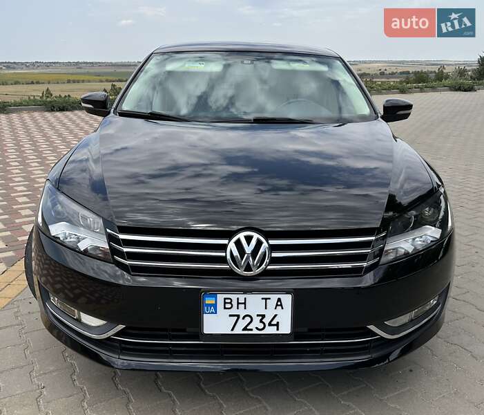 Седан Volkswagen Passat 2014 в Татарбунарах
