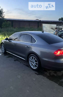 Седан Volkswagen Passat 2011 в Сумах