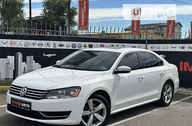 Седан Volkswagen Passat 2012 в Киеве