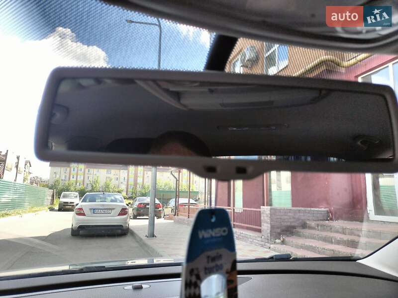 Седан Volkswagen Passat 2012 в Києві