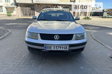 Седан Volkswagen Passat 1997 в Николаеве