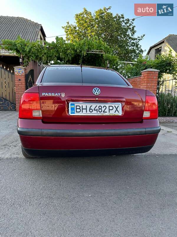 Седан Volkswagen Passat 1997 в Одесі