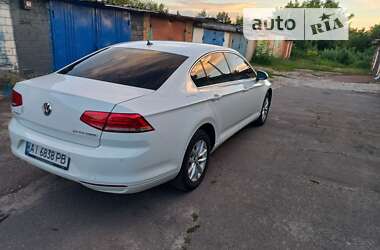 Седан Volkswagen Passat 2015 в Барышевке