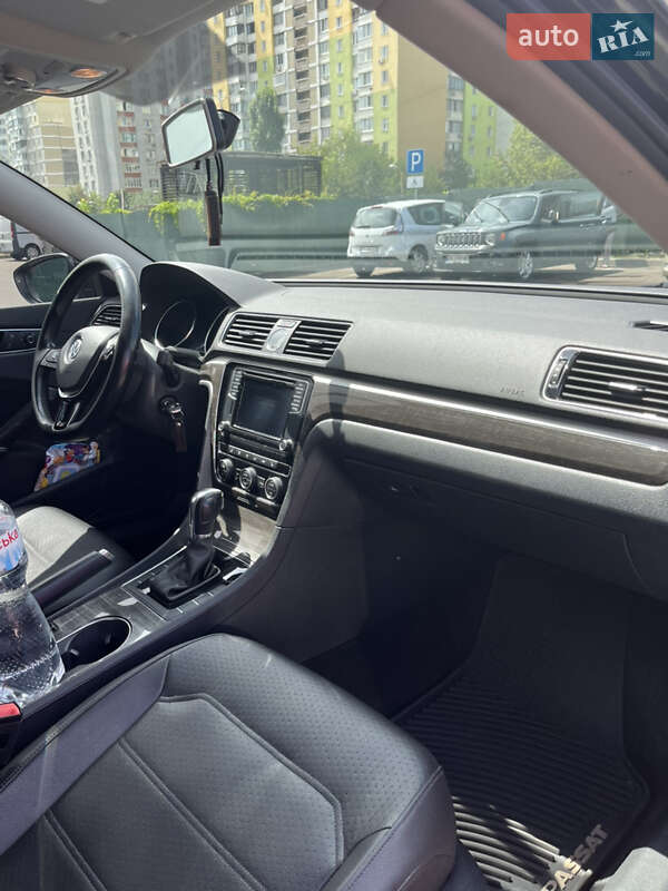 Седан Volkswagen Passat 2016 в Києві