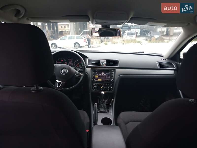 Седан Volkswagen Passat 2013 в Львові