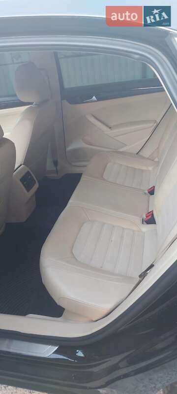 Седан Volkswagen Passat 2015 в Броварах