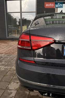 Седан Volkswagen Passat 2016 в 