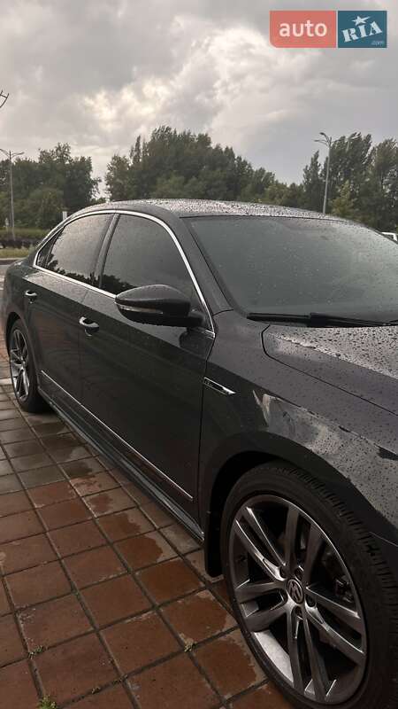 Седан Volkswagen Passat 2016 в Черкассах
