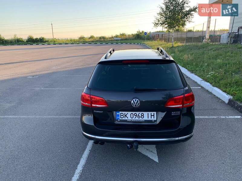 Универсал Volkswagen Passat 2011 в Ровно