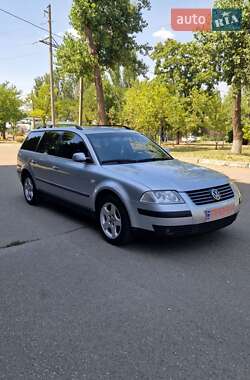 Універсал Volkswagen Passat 2002 в Миколаєві