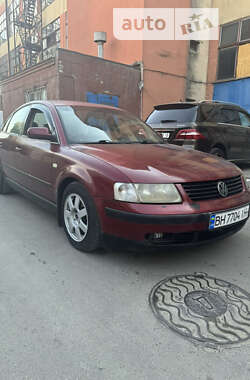 Седан Volkswagen Passat 1998 в Одесі