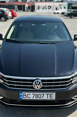 Седан Volkswagen Passat 2017 в Золочеві