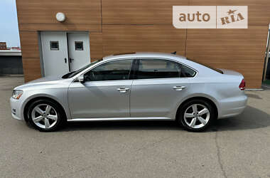 Седан Volkswagen Passat 2013 в Киеве