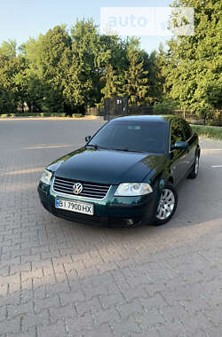 Седан Volkswagen Passat 2003 в Миргороде