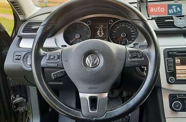 Універсал Volkswagen Passat 2011 в 