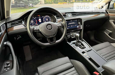 Седан Volkswagen Passat 2017 в 