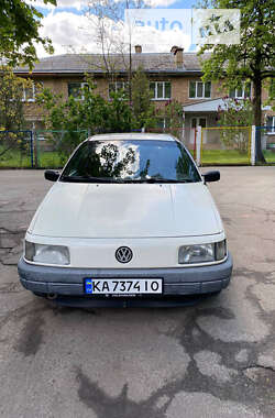 Седан Volkswagen Passat 1993 в Киеве