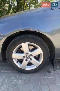 Універсал Volkswagen Passat 2008 в 