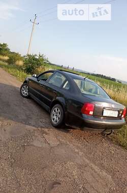 Седан Volkswagen Passat 1999 в Черновцах