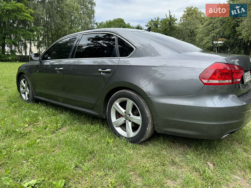 Седан Volkswagen Passat 2012 в Звягеле