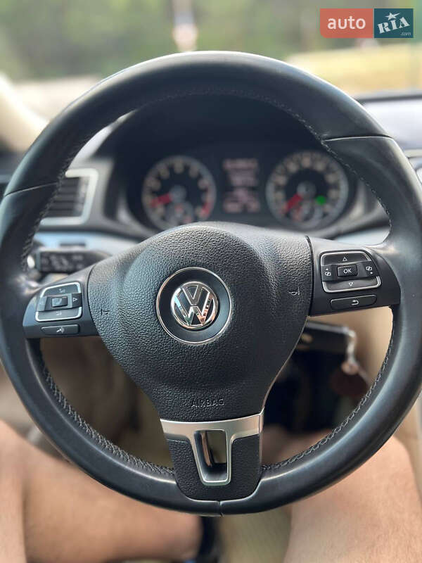 Седан Volkswagen Passat 2012 в Одессе