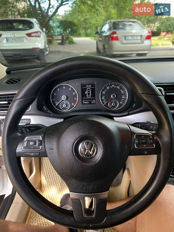 Седан Volkswagen Passat 2012 в Одессе