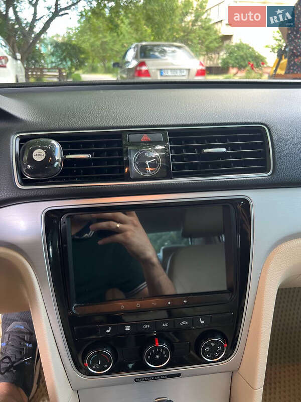 Седан Volkswagen Passat 2012 в Одессе