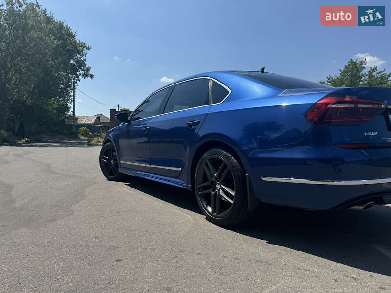 Седан Volkswagen Passat 2016 в Кропивницком