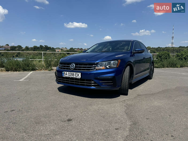 Седан Volkswagen Passat 2016 в Кропивницком