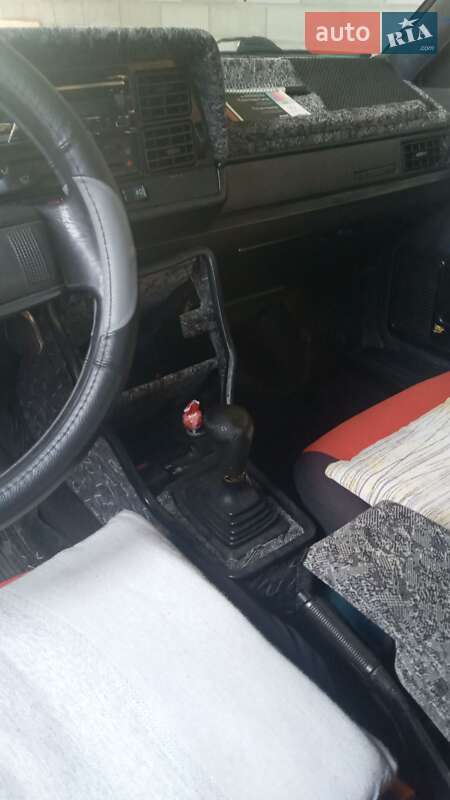 Хэтчбек Volkswagen Passat 1986 в Виноградове