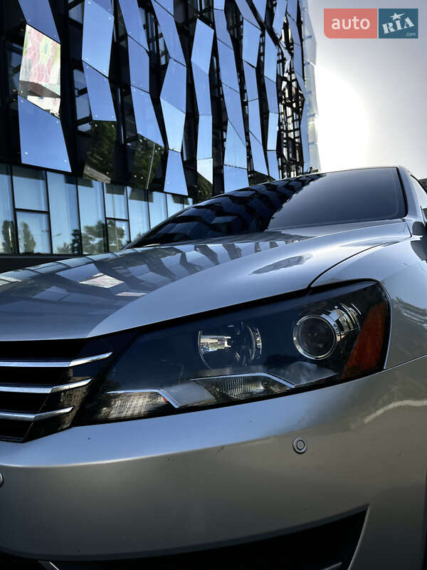 Седан Volkswagen Passat 2013 в Харькове