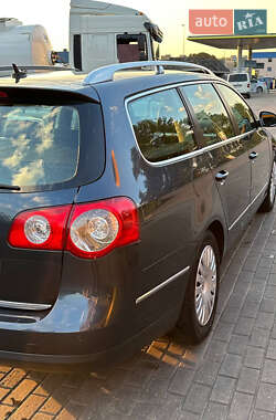 Універсал Volkswagen Passat 2006 в Звягелі