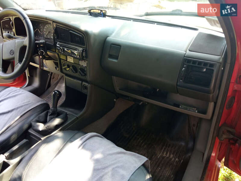 Седан Volkswagen Passat 1989 в Чорнобаї