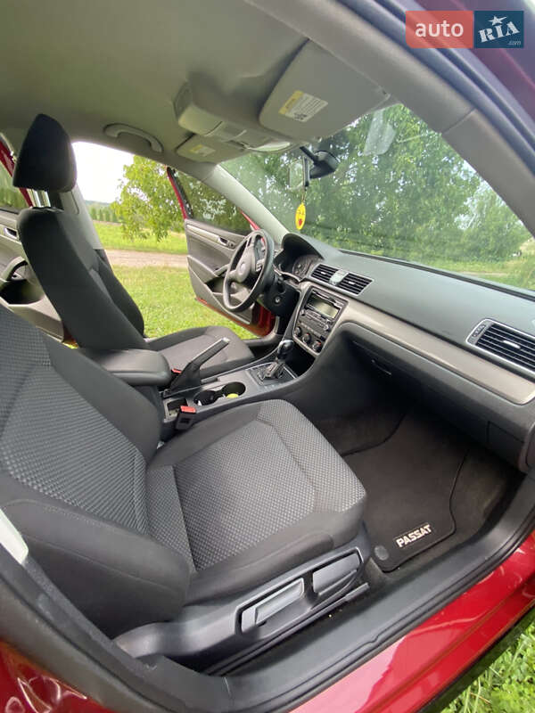 Седан Volkswagen Passat 2015 в Луцке