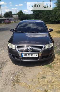 Седан Volkswagen Passat 2005 в Гайсине