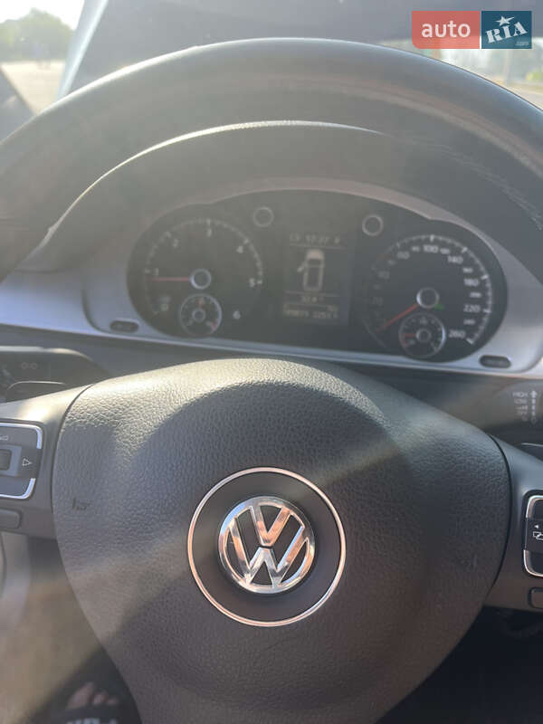 Универсал Volkswagen Passat 2014 в Каменском